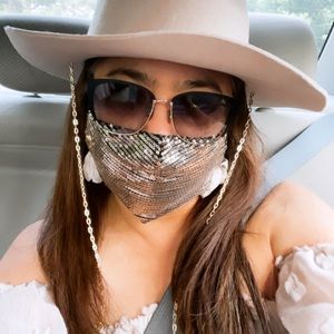 Meet your Posher, Christina